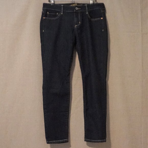 Arizona Jean Co. Dark Wash Super Skinny Jeans Junior’s Size 7 Short - Picture 1 of 3